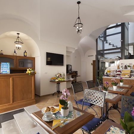 Bed and Breakfast Palazzo Delle Grazie à Sorrente Extérieur photo